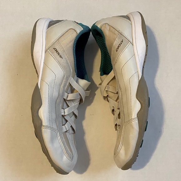 DKNY Women’s slip on cream sneakers size 10 - Picture 4 of 8